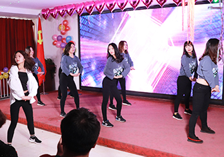 �����赸��һ�������M�����(d��ng)�ഺ���]���L(f��ng)����
